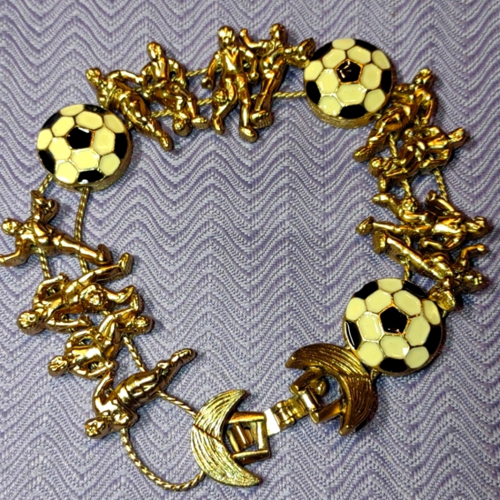 Really awesome soccer bracelet